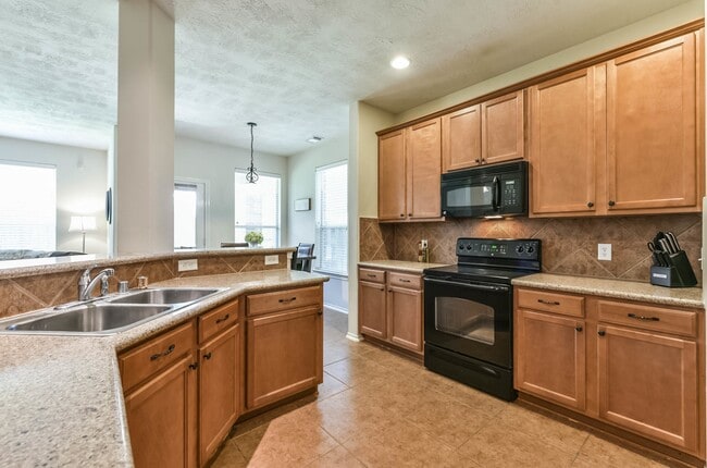 Building Photo - 14 Harbinger Ct