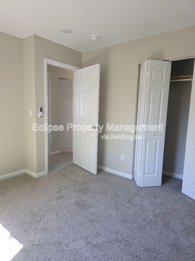 Building Photo - 2839 Elm Ave