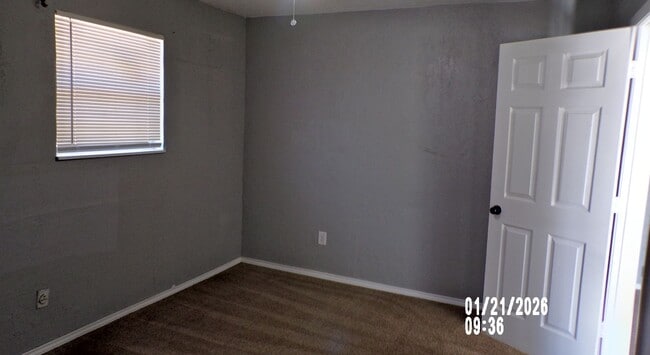 Building Photo - NICE HOME IN THE RIDGECREST AREA. PETS NEGOTIABLE WITH OWNERS APPROVAL