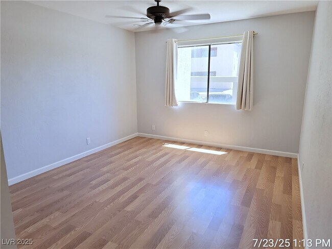 Building Photo - 3151 N Soaring Gulls Dr