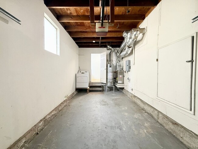 Building Photo - Renovated Single-Family Home in Pacifica!