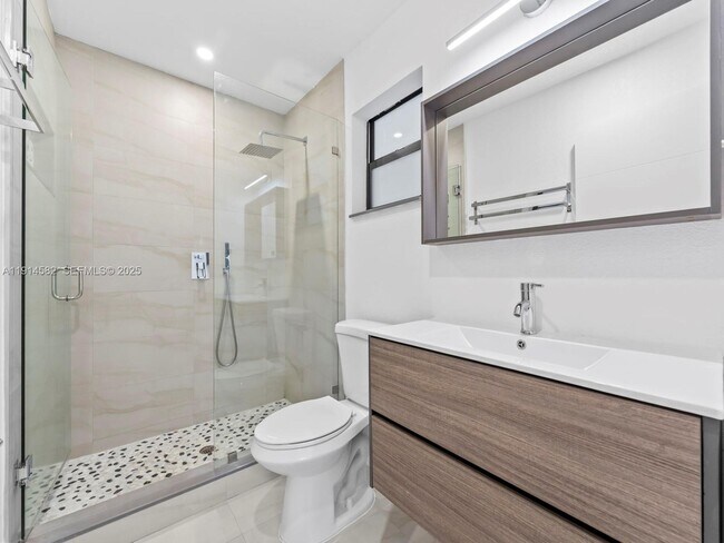 Building Photo - 19850 Franjo Rd