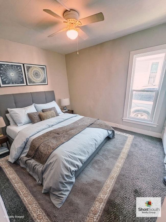 Building Photo - Updated 2 Bed 1 Bath home on the SE side