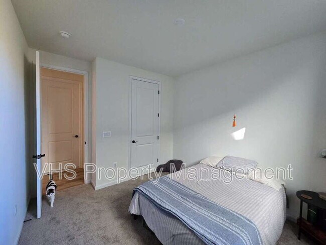 Building Photo - 609 Clover Ln