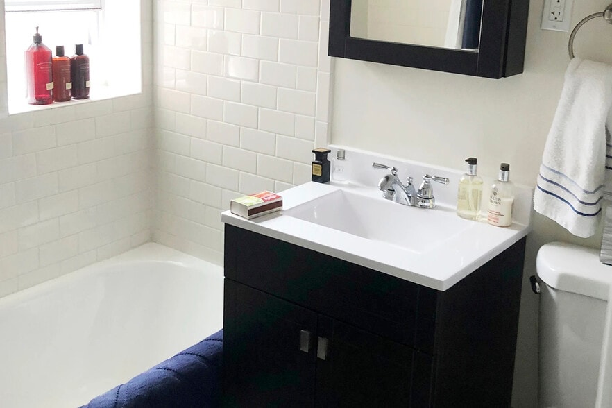 Building Photo - 2151 N Fremont St