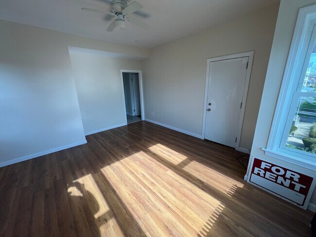 Building Photo - 109 Walker St