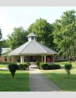 Primary Photo - Cherokee Manor Apartments