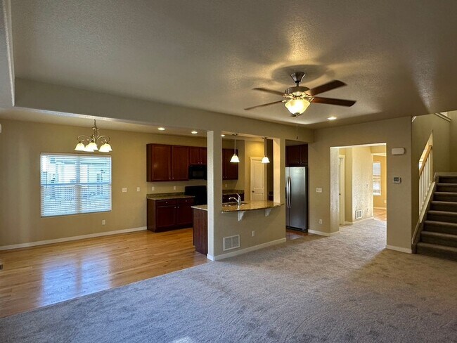 Building Photo - BEAUTIFUL 4BD HOME in NE COL SPGS w/ MAIN-LEVEL MASTER SUITE & AC - Security Deposit Alternative ...