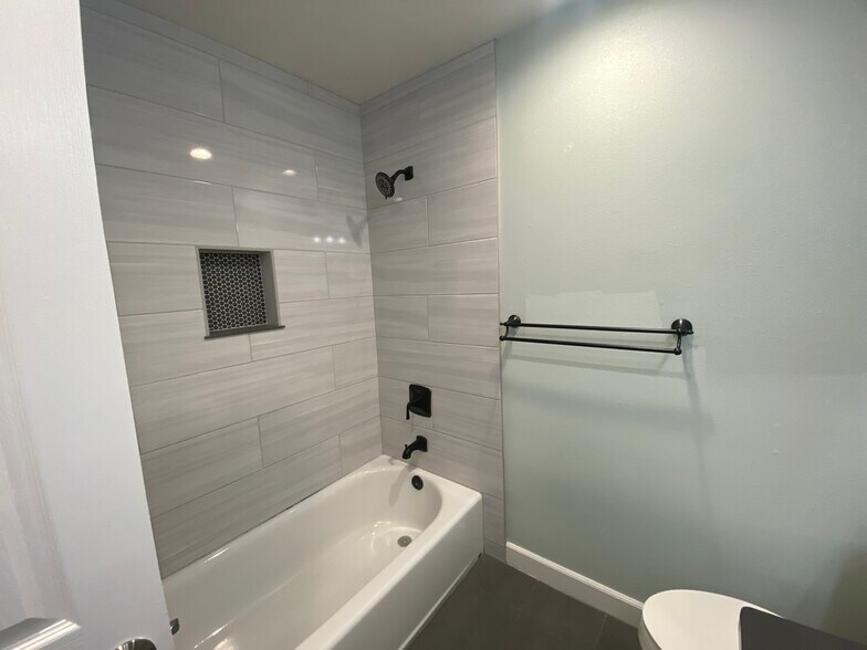 Building Photo - 3916 W 178th St