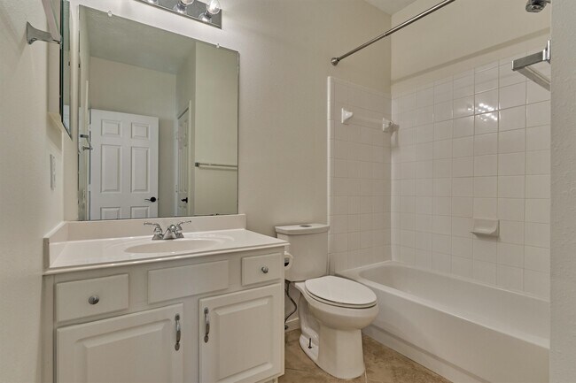 Building Photo - 98 N Country Gate Cir