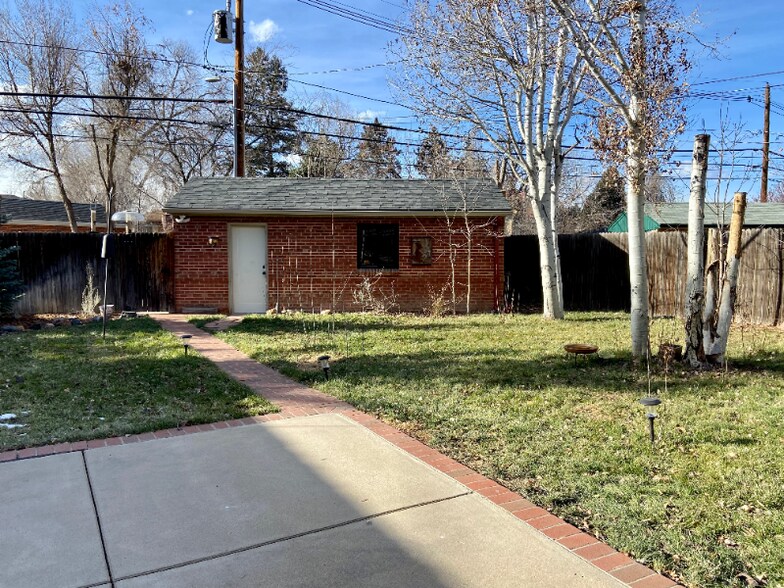 Building Photo - 1725 Quince St