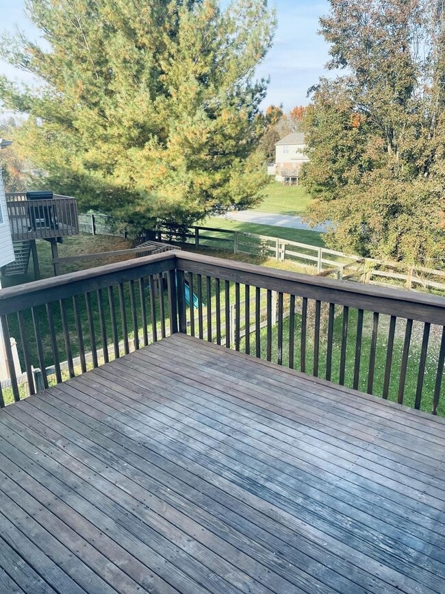 Building Photo - Beautiful 3 Bed, 3 Bath Home in Burlington – Finished Basement, 2-Car Garage & Fenced Yard!