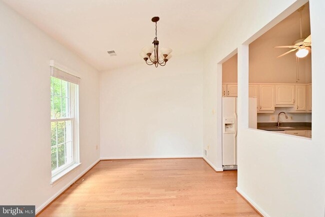 Building Photo - 10048 Wood Sorrels Ln
