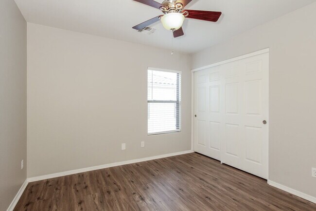 Building Photo - 40333 W Helen Ct