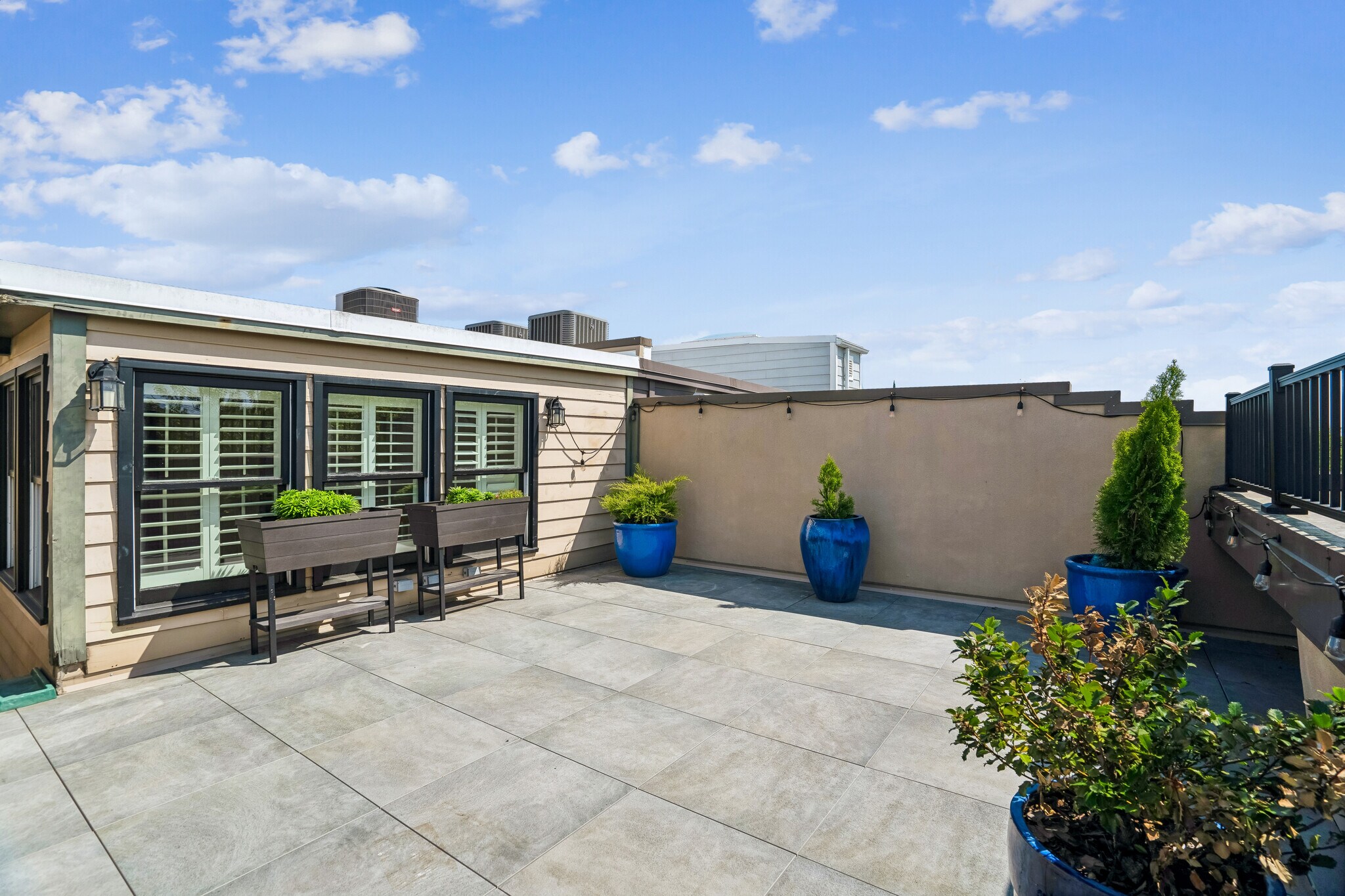 Building Photo - 1343 Q St NW