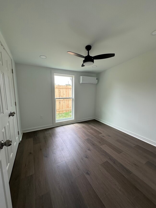 Building Photo - 4011 W 24th St