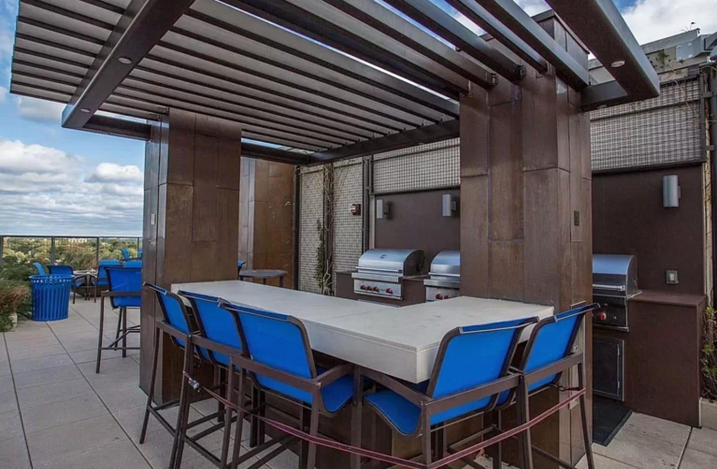 Rooftop Deck - 851 N Glebe Rd