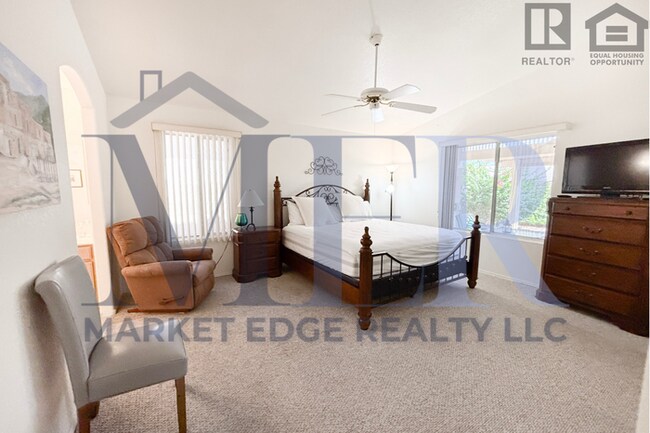 Building Photo - 2Bed/2Bath Home in 55+ Community in Peoria...