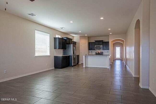 Building Photo - 4828 Ruben Soto