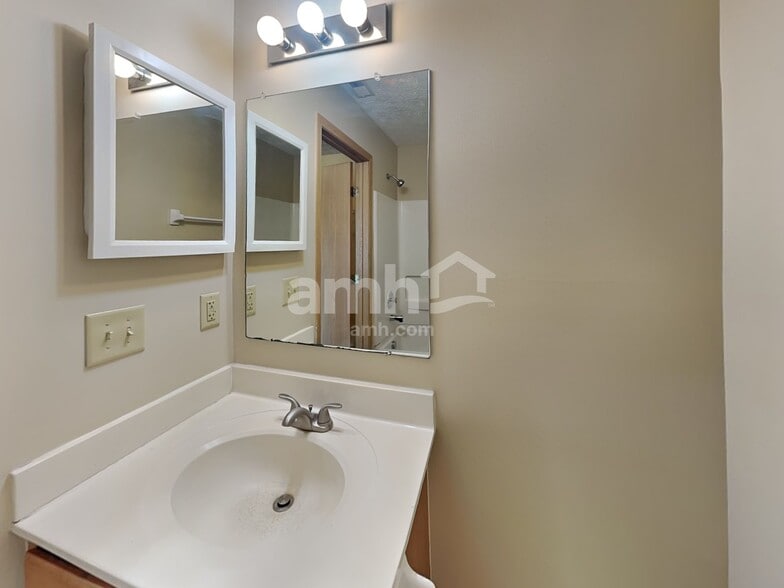 Building Photo - 7507 Canal Highlands Blvd