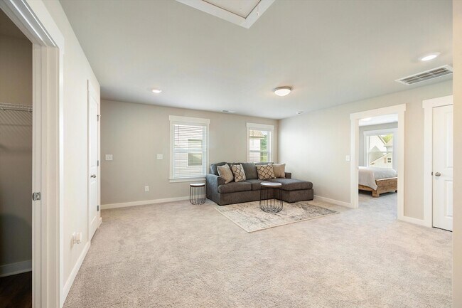 Building Photo - 2117 Firelight Wy