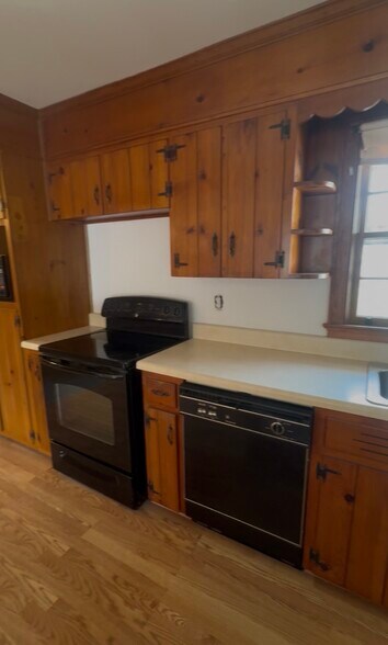 Kitchen - 2904 Norfolk St