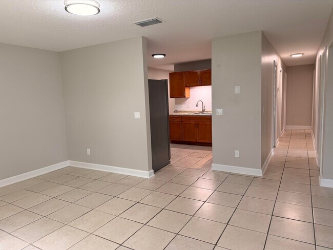 Building Photo - 407 N 29th St