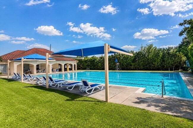 Building Photo - 24907 Diamond Ranch Dr