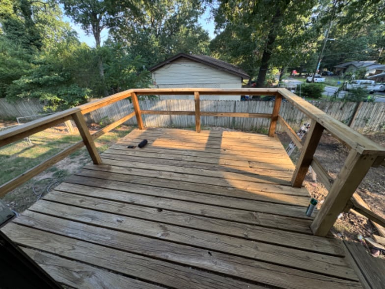 Building Photo - 418 E 4th St