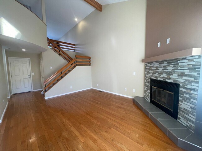 Building Photo - $0 DEPOSIT OPTION. LUXURIOUS 3BED/3.5 BATH TOWNHOME IN LONE TREE NEAR PARK MEADOWS