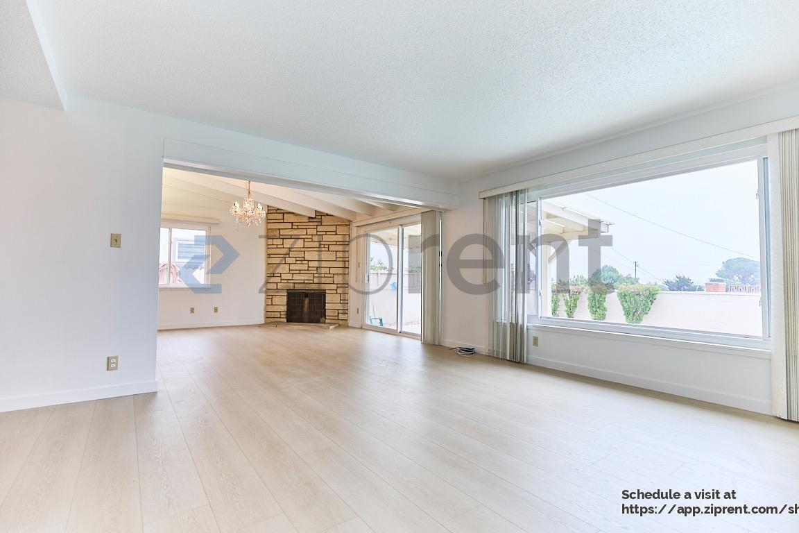 Building Photo - 630 La Presa Dr