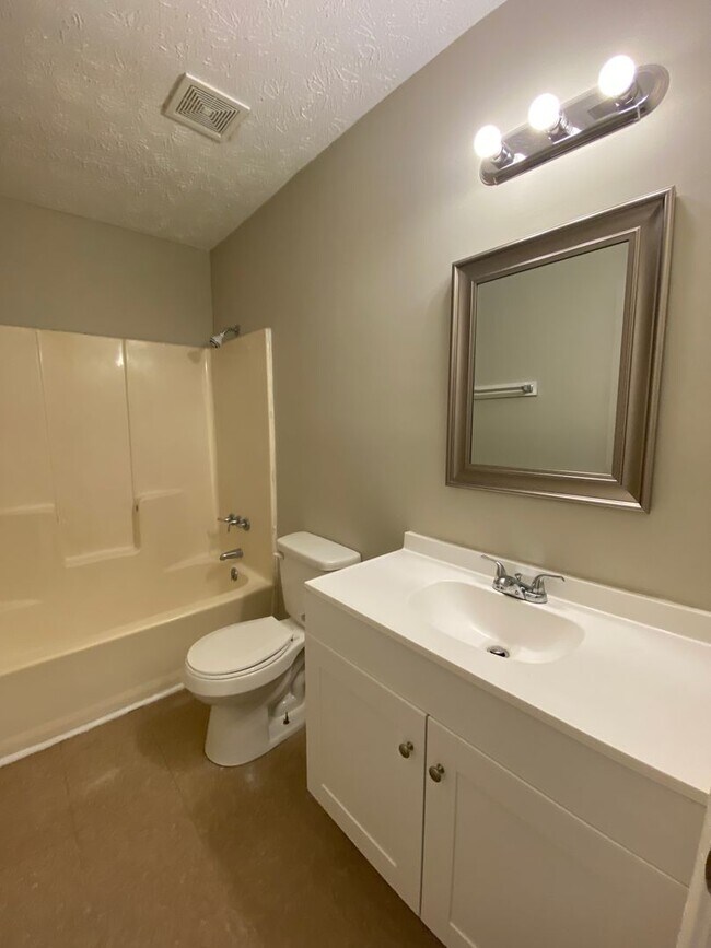 Building Photo - 111 Loblolly Dr