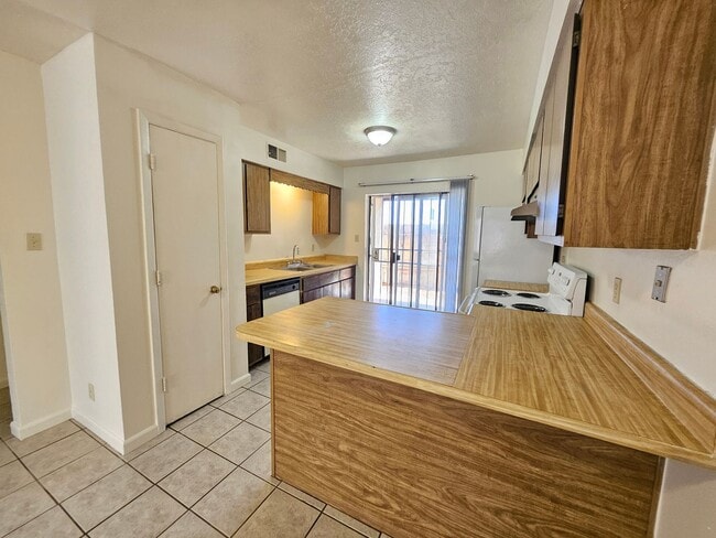 Building Photo - Louisiana Blvd SE-1125