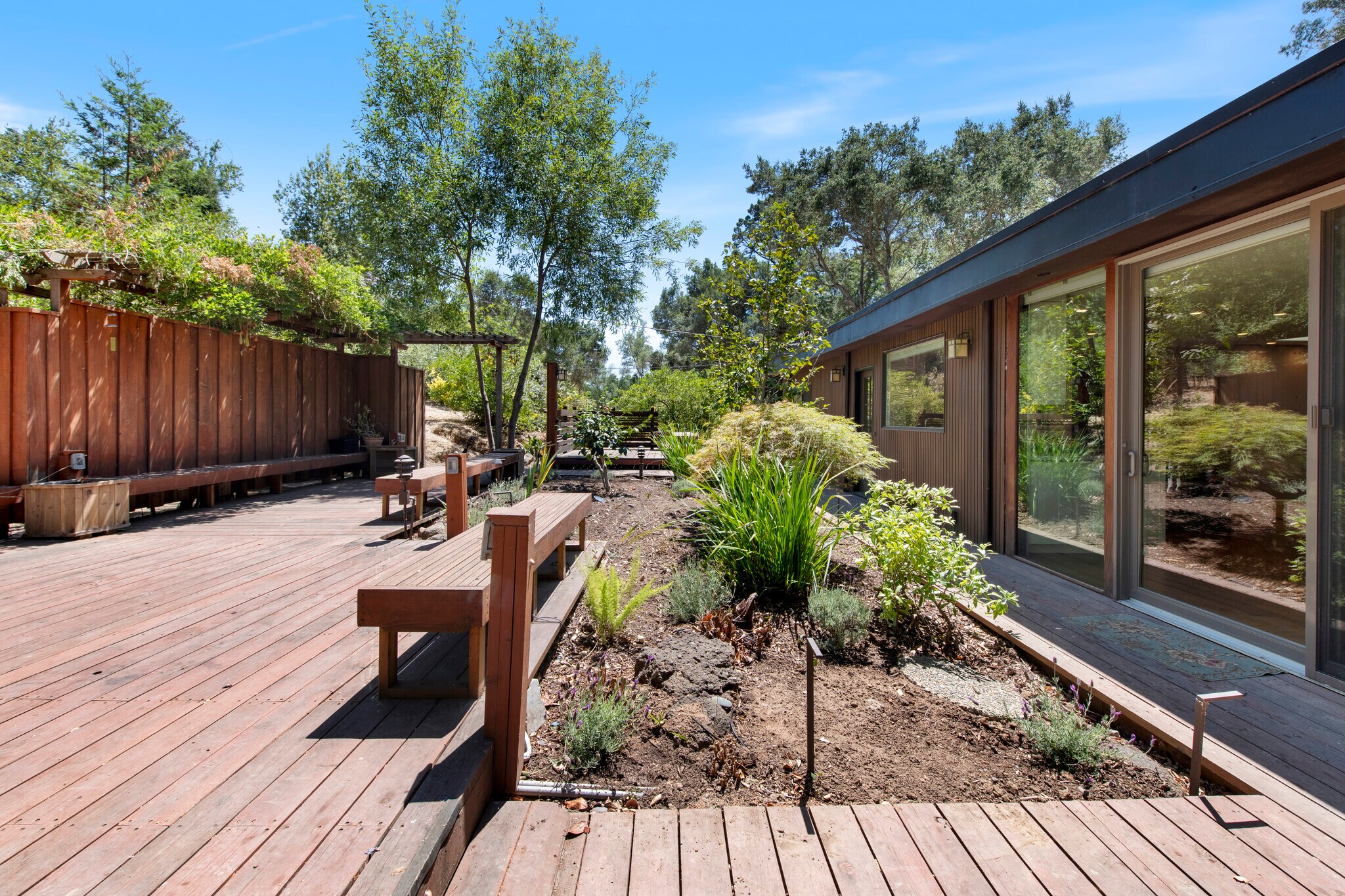 Building Photo - 1200 Mountain Home Rd