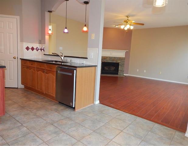 Building Photo - 2500 Coolwater Dr