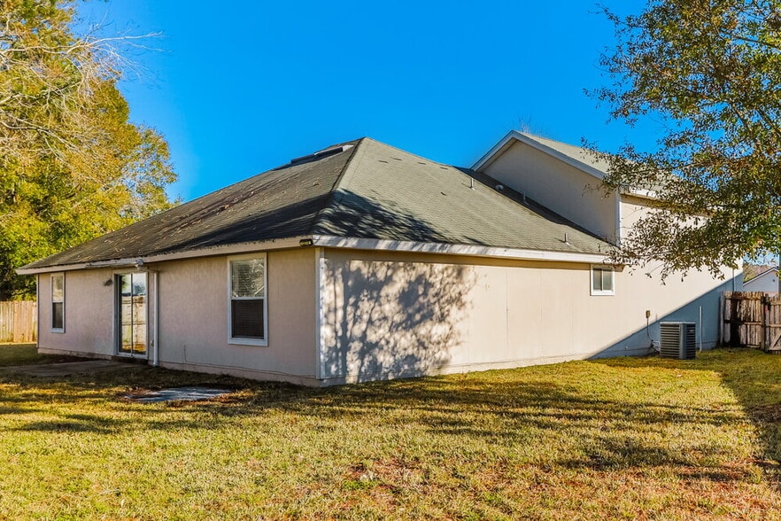 Building Photo - 1211 Summer Springs Drive