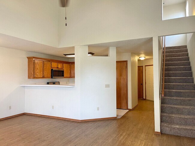 Building Photo - 3320-3322 Ridgecrest Cir