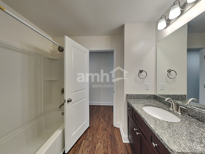 Building Photo - 455 Pearson Cir