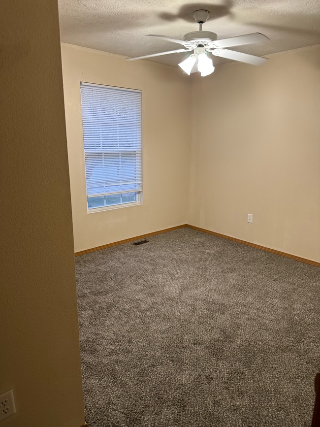 Building Photo - 5605 W Longleaf Dr