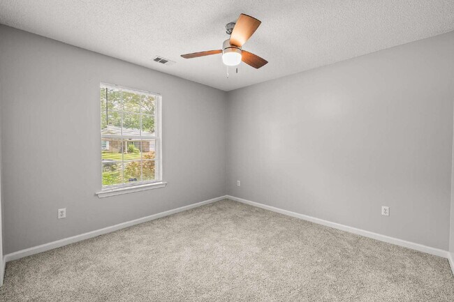 Building Photo - Charming All-Brick Home with Garage & Covered Patio!