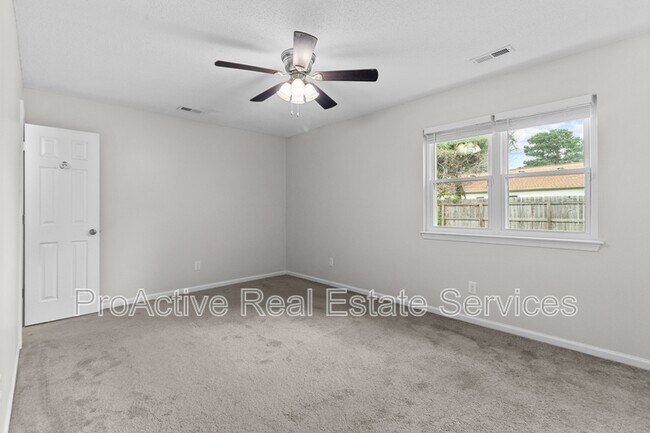 Building Photo - 3409 Woodbaugh Dr