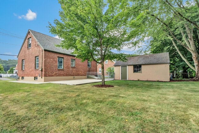 Building Photo - 116 Morse St