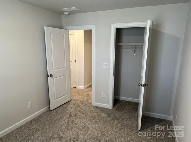 Building Photo - 3703 Backwater St