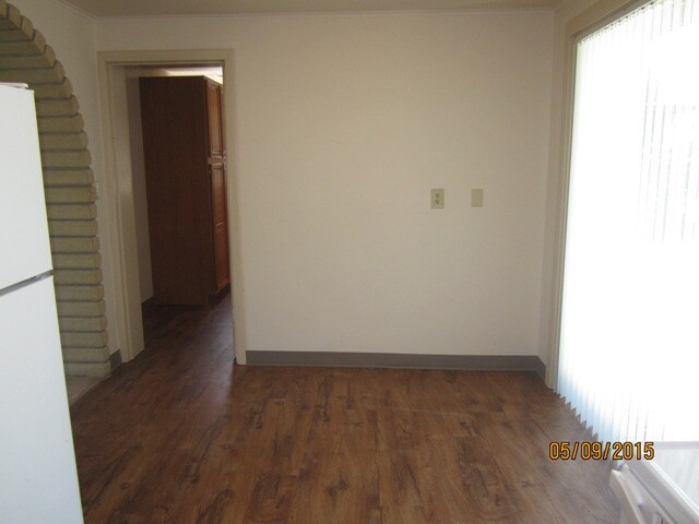 Building Photo - 902 S Hartford St