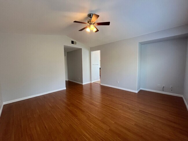 Building Photo - Spacious 4-Bedroom Home in Mira Mesa – Tam...