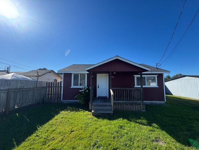 Building Photo - Very Cute Beach Cabin! Between Eureka & Arcata, 2 bedroom home with spacious yard