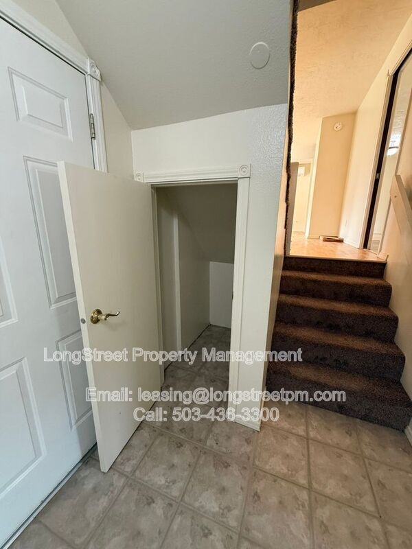 Building Photo - 1634 SW Knollbrook Pl