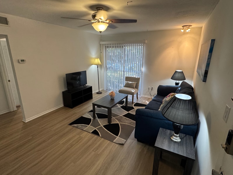 Building Photo - 1700 SW 16th Ct