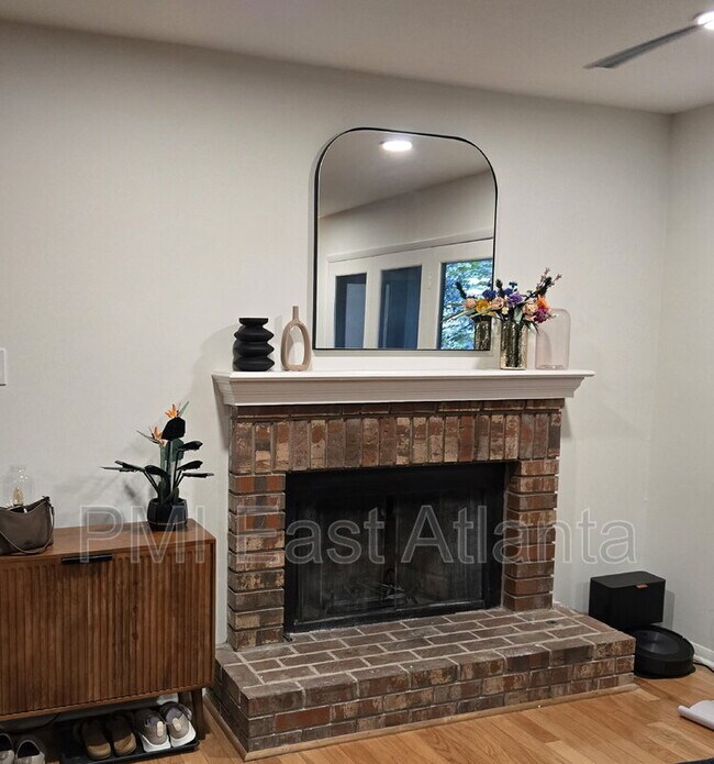 Building Photo - 512 Tuxworth Cir
