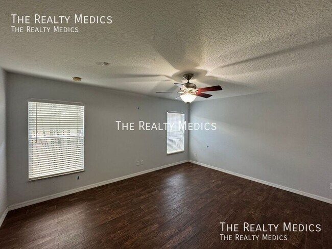 Building Photo - 1328 Karok St